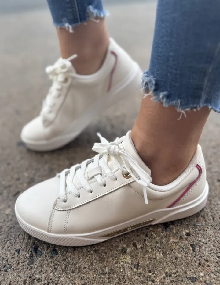 Chic Court Sneaker