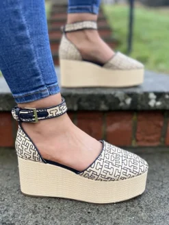 TH Mono Rafia Flatform