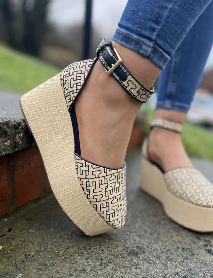 TH Mono Rafia Flatform